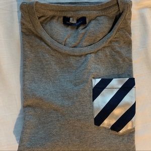 Yale tee w/silk pocket square